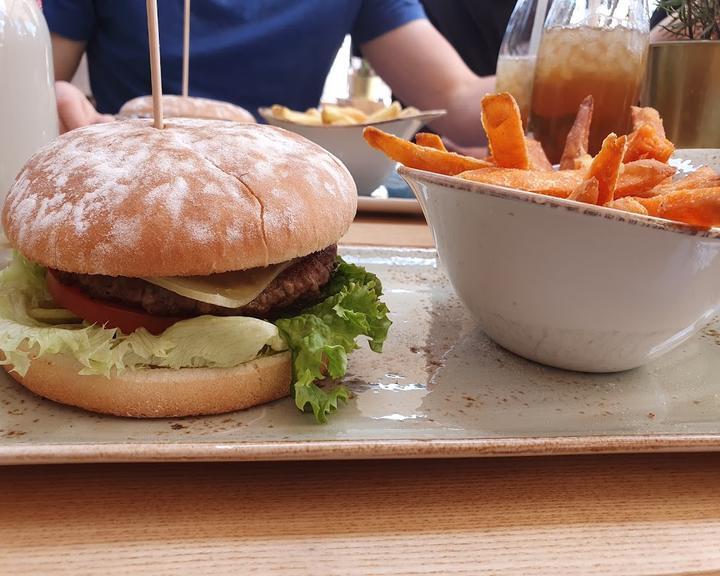 HANS IM GLUECK Burgergrill & Bar- Bonn Beuel